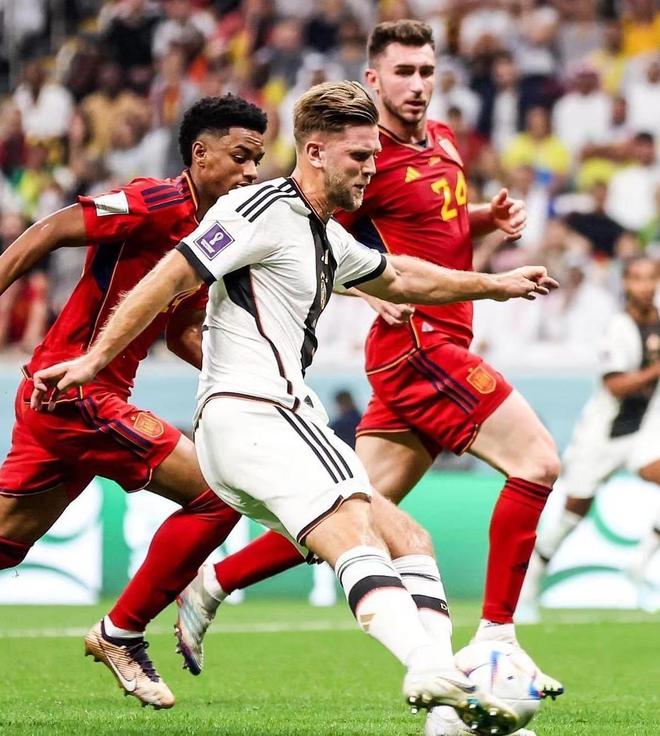 德媒：施洛特贝克在等待豪门，多特可能强硬应对拒绝低价出售（德媒：施洛特贝克静候豪门邀约，多特强硬拒绝低价放人）