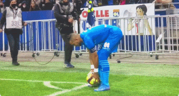 德国发布赛前海报：基米希、格纳布里出镜（德国队赛前海报亮相：基米希与格纳布里同框）