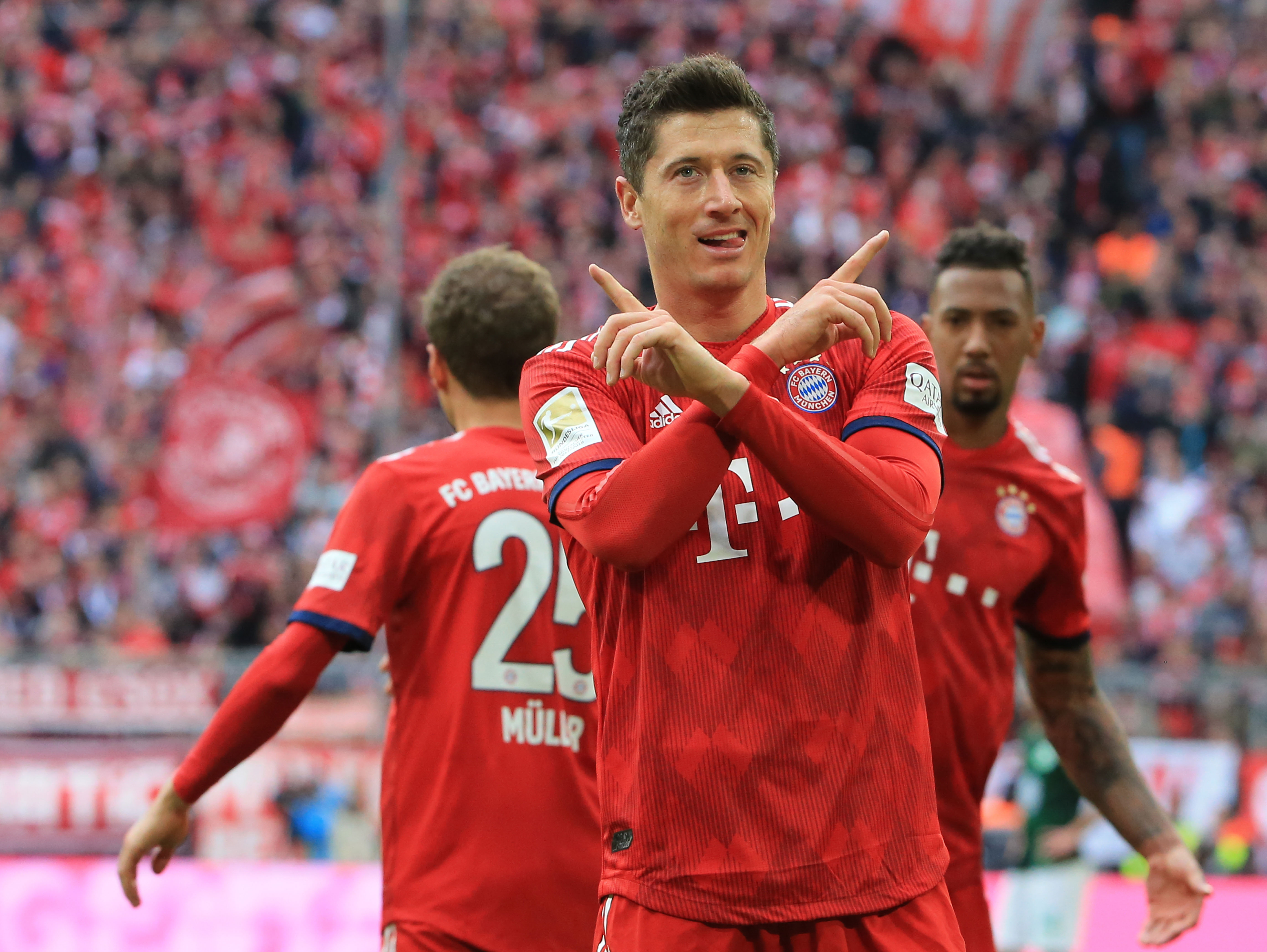 维斯塔潘起步良好暂时领跑，皮亚斯特里过掉诺里斯上至第2（维斯塔潘发车强势暂居榜首，皮亚斯特里超越诺里斯升至第二）