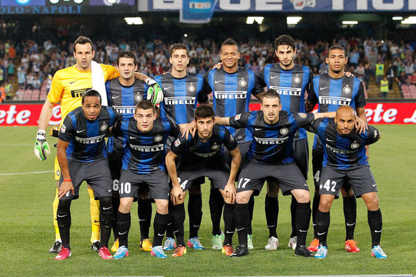 英超曼城与利物浦积分榜争夺白热化