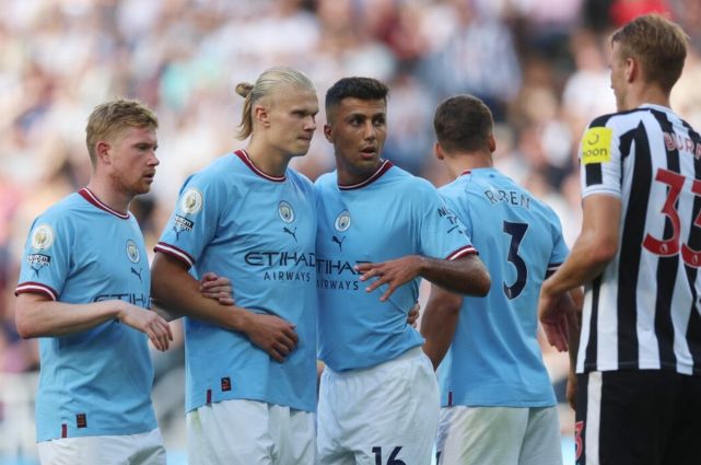 乒超联赛：深大3-2率先晋级决赛！蒯曼1胜1负，日本世界冠军立功（乒超联赛：深大3比2抢先挺进决赛，蒯曼一胜一负，日本世冠建功）