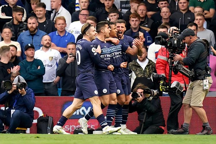 斯基拉：一家英超俱乐部询问了米兰前锋圣地亚哥的信息（斯基拉：英超某队打听米兰前锋圣地亚哥情况）