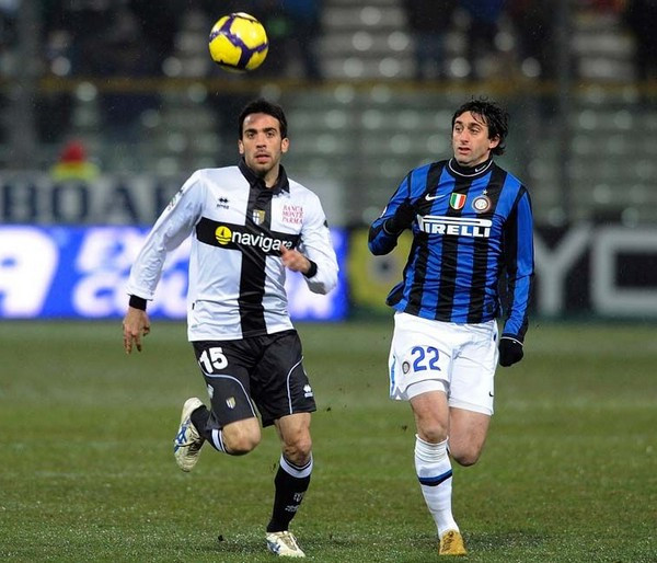 记者：兰克尔-泽擅空手套白狼，找朴志洙要落场球衣而不是换（记者：兰克尔-泽被指“空手套白狼”，向朴志洙索要赛后球衣而非交换）