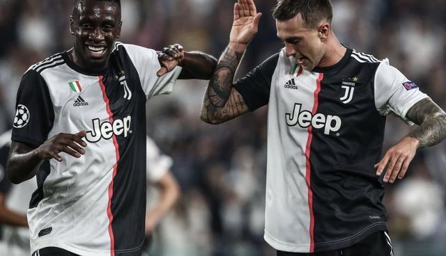 路易斯-迪亚斯本赛季德甲3次单场传射，同期五大联赛并列第一（德甲本赛季路易斯-迪亚斯已3场完成传射，同期五大联赛并列第一）