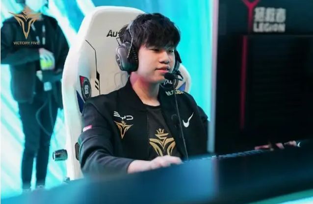 在2月的比 在2月的比